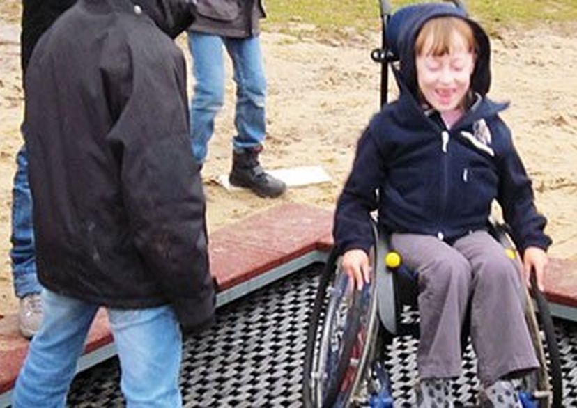 Rolstoelrijder trampoline "Rolli“