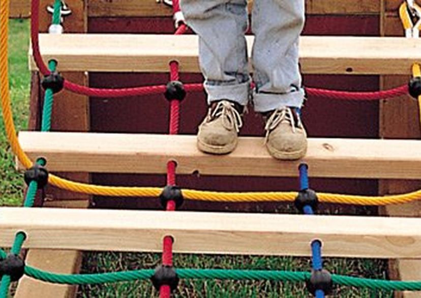 Netbrug met houten sporten, per meter