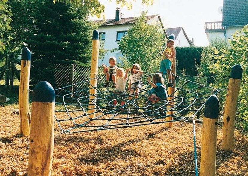 Spinneweb „Steindorf“ met stalen palen 4