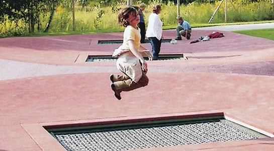 Trampoline 2000, verzonken