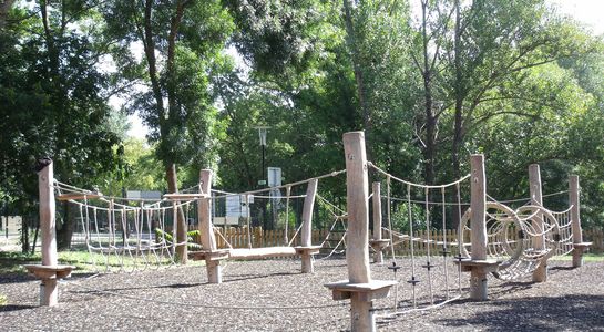 Kleine Teller "Fun-Parcours" voor robiniahouten palen