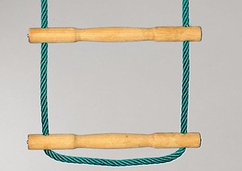 Touwladder met essenhouten sporten