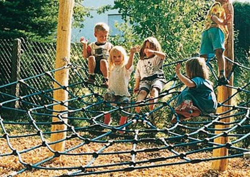 Spinneweb „Steindorf“ met stalen palen