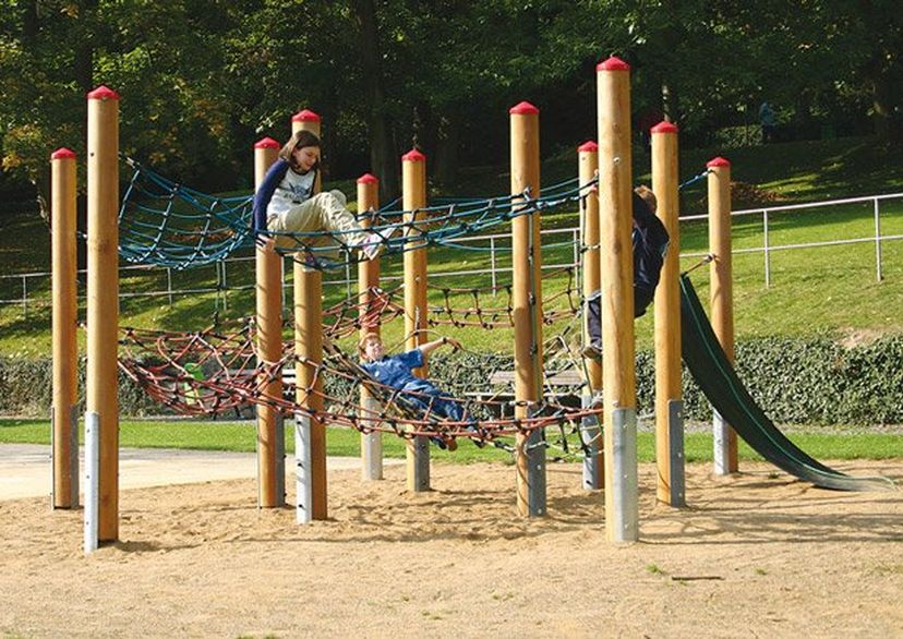 Kindercircus, Eikenhouten palen 6