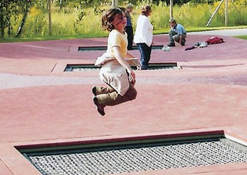 Trampoline 2000, verzonken