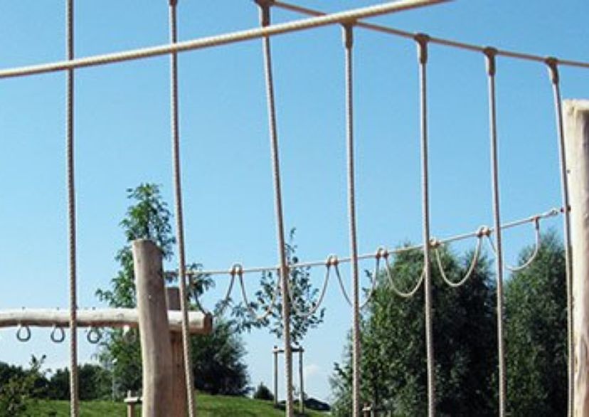 Klimspel boogbrug ladder voor robiniahouten palen